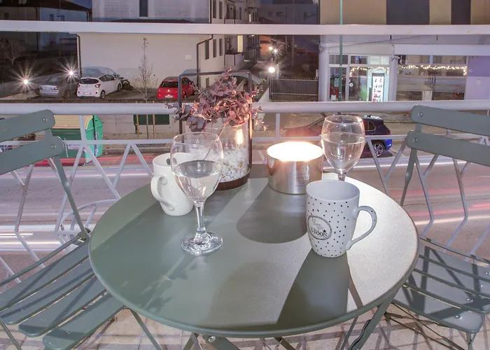 Urban-Balcony-66